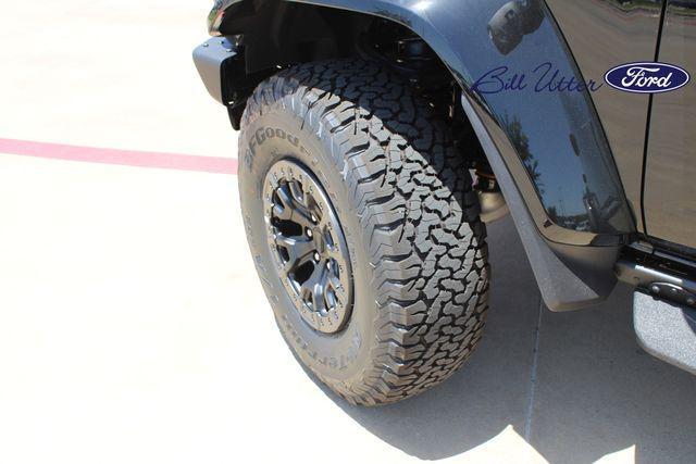 Photo of 2025 Shadow Black Ford Bronco