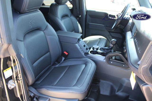 Photo of 2025 Shadow Black Ford Bronco