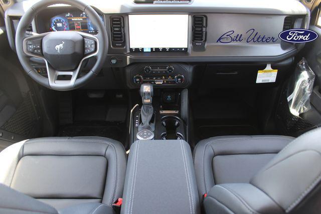 Photo of 2025 Shadow Black Ford Bronco