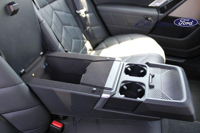Photo of 2024 Black BMW 740