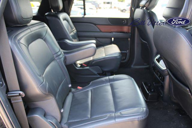 Photo of 2024 Infinite Black Metallic Clearcoat Lincoln Navigator