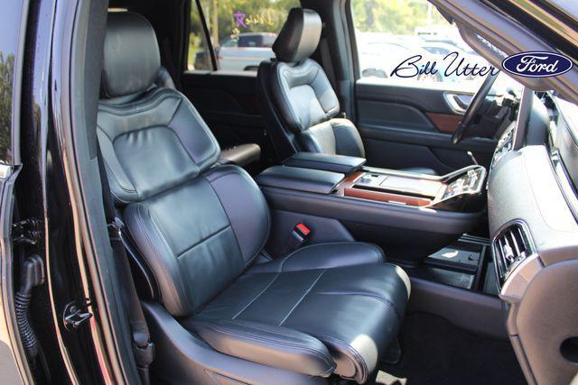 Photo of 2024 Infinite Black Metallic Clearcoat Lincoln Navigator