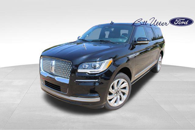 Photo of 2024 Infinite Black Metallic Clearcoat Lincoln Navigator