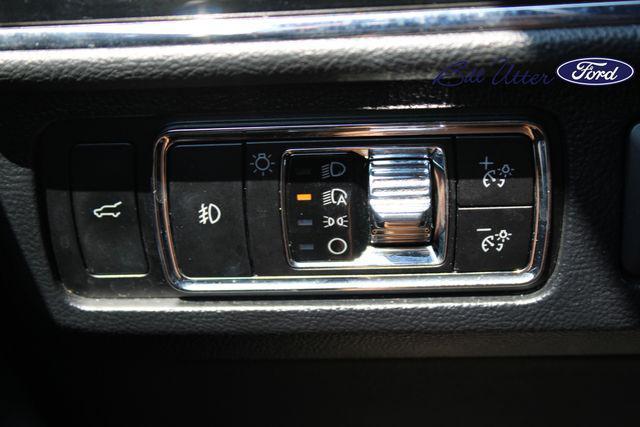 Photo of 2024 Infinite Black Metallic Clearcoat Lincoln Navigator