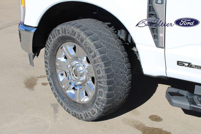 Photo of 2023 Oxford White Ford F-250