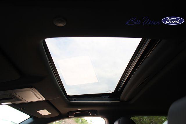 Photo of 2024 Platinum White Pearl Honda CR-V Hybrid