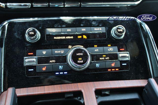 Photo of 2023 Black Metallic Lincoln Navigator