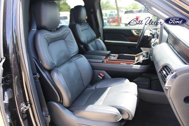 Photo of 2023 Black Metallic Lincoln Navigator