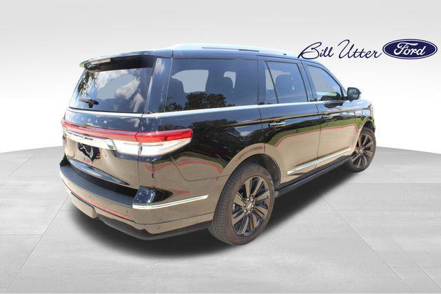 Photo of 2023 Black Metallic Lincoln Navigator