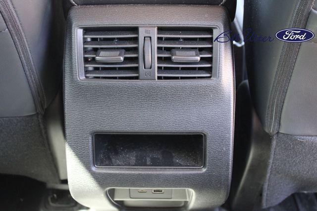 Photo of 2023 Labrador Black Pearl Mitsubishi Outlander
