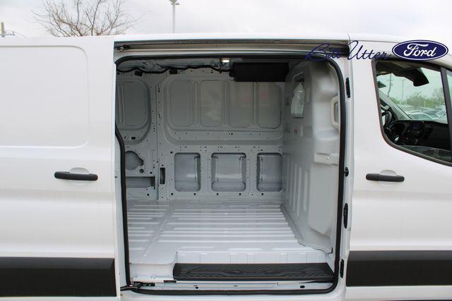 Photo of 2025 Oxford White Ford Transit-350