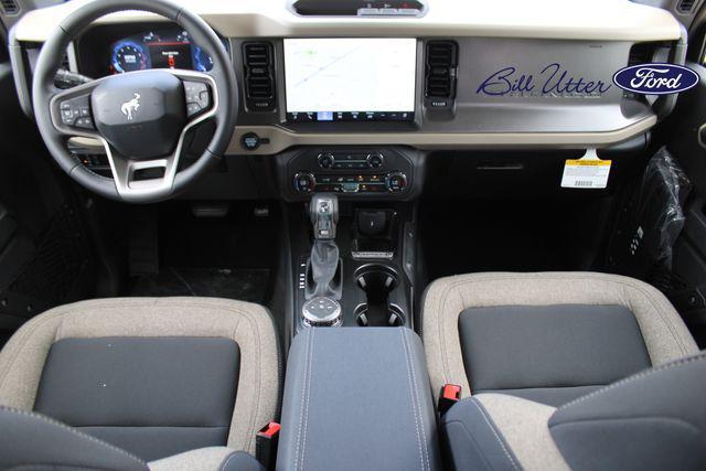 Photo of 2025 Tan Ford Bronco