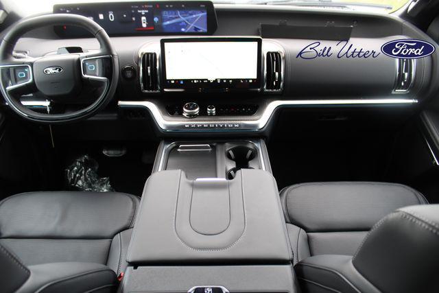 Photo of 2025 Stone Blue Metallic Ford Expedition