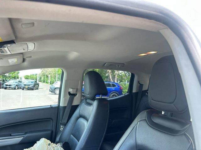 Photo of 2019 Summit White Chevrolet Colorado