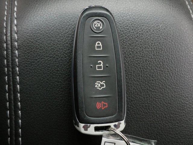 Photo of 2015 White Platinum Tri-Coat Metallic Ford Escape