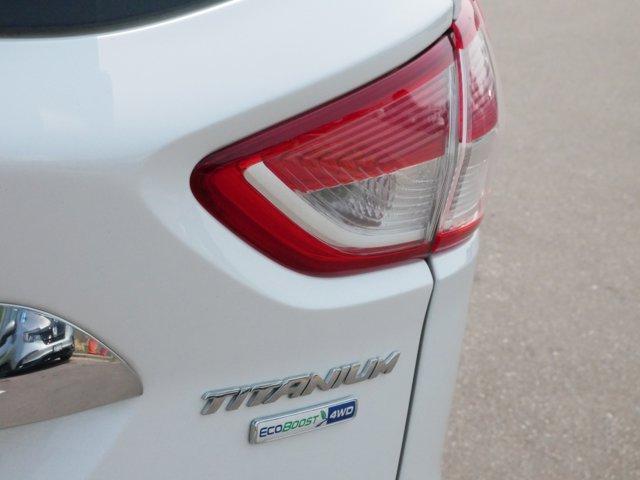 Photo of 2015 White Platinum Tri-Coat Metallic Ford Escape