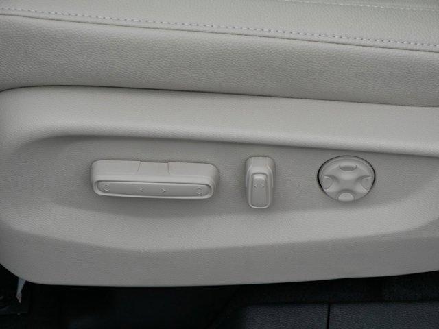 Photo of 2025 Solar Silver Metallic Honda Odyssey