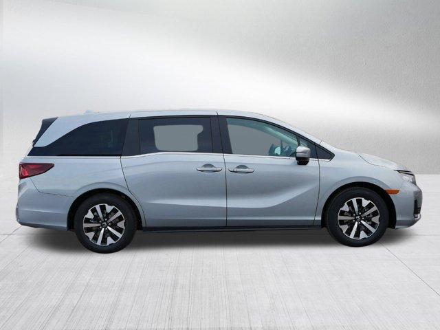 Photo of 2025 Solar Silver Metallic Honda Odyssey