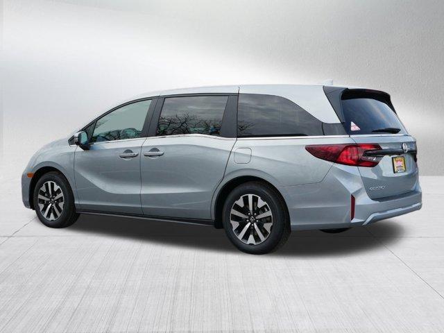 Photo of 2025 Solar Silver Metallic Honda Odyssey