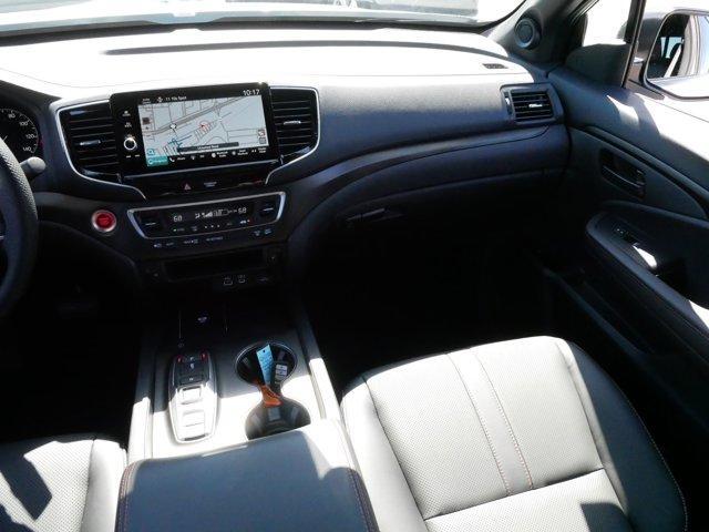 Photo of 2025 Platinum White Pearl Honda Ridgeline
