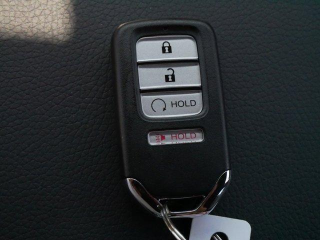 Photo of 2025 Platinum White Pearl Honda Ridgeline