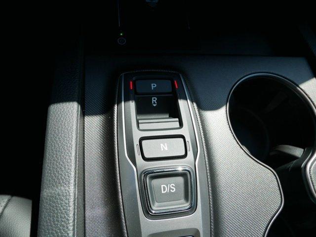 Photo of 2025 Platinum White Pearl Honda Ridgeline