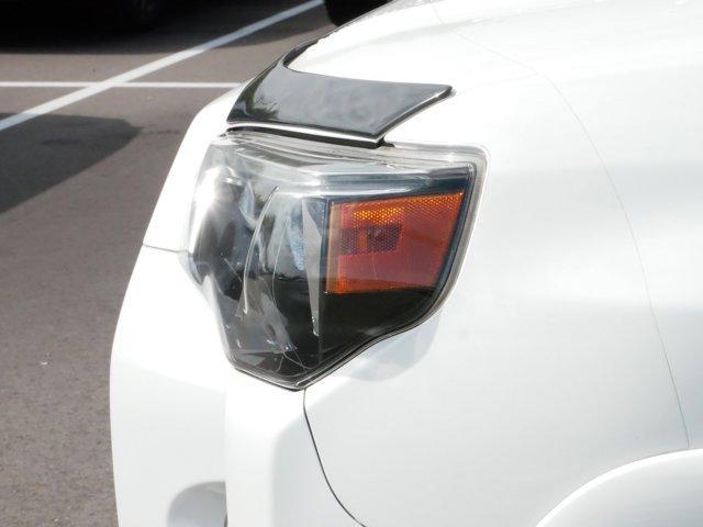Photo of 2018 Super White Toyota 4Runner