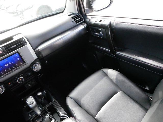 Photo of 2018 Super White Toyota 4Runner