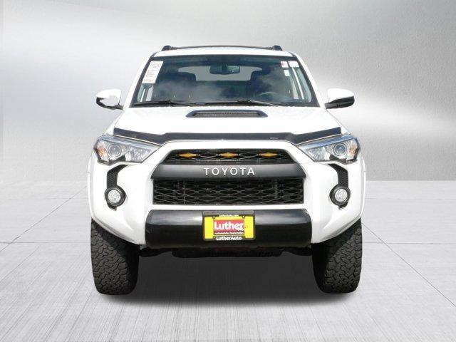 Photo of 2018 Super White Toyota 4Runner