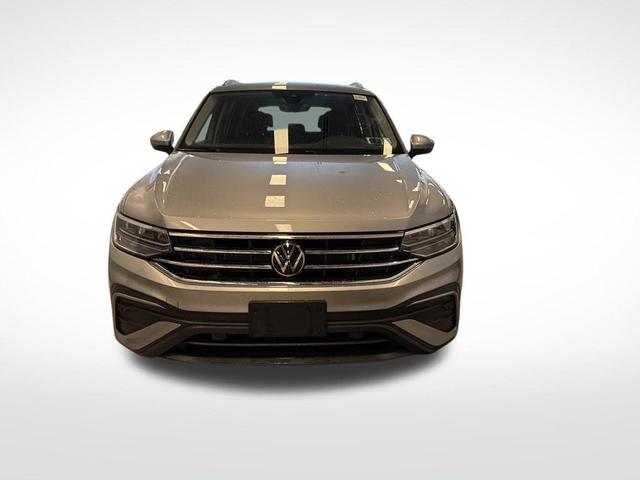 Photo of 2024 Pyrite Silver Metallic Volkswagen Tiguan