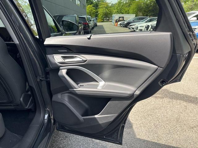 Photo of 2025 Tambora Gray Metallic Audi Q5
