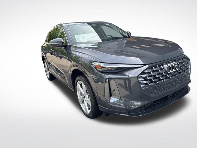 Photo of 2025 Tambora Gray Metallic Audi Q5