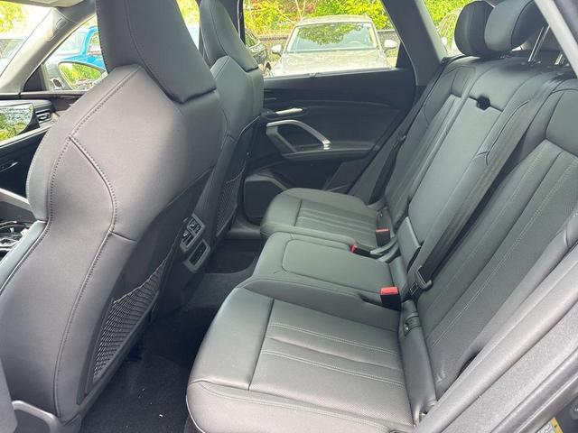 Photo of 2025 Tambora Gray Metallic Audi Q5