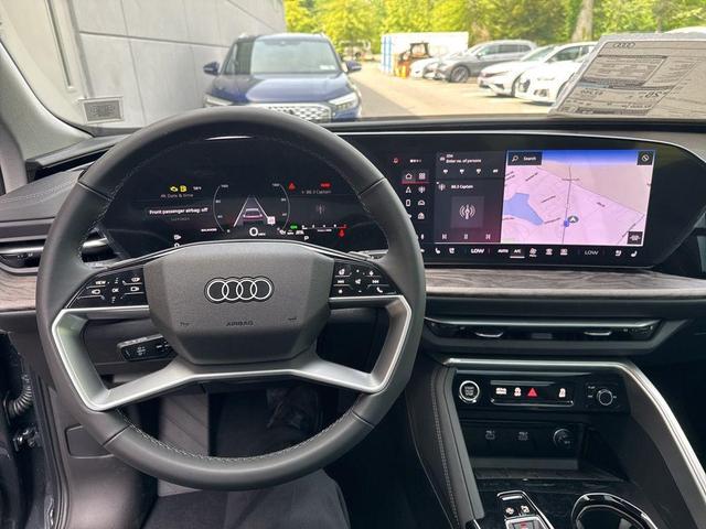 Photo of 2025 Tambora Gray Metallic Audi Q5