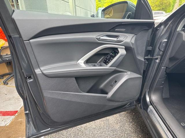 Photo of 2025 Tambora Gray Metallic Audi Q5