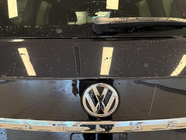 Photo of 2019 Deep Black Pearl Effect Volkswagen Atlas