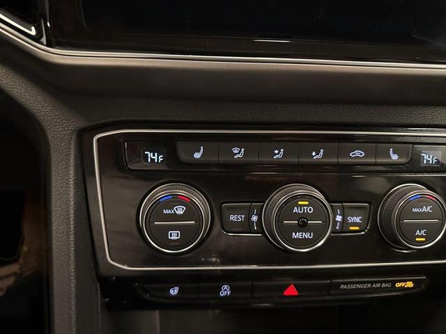 Photo of 2019 Deep Black Pearl Effect Volkswagen Atlas
