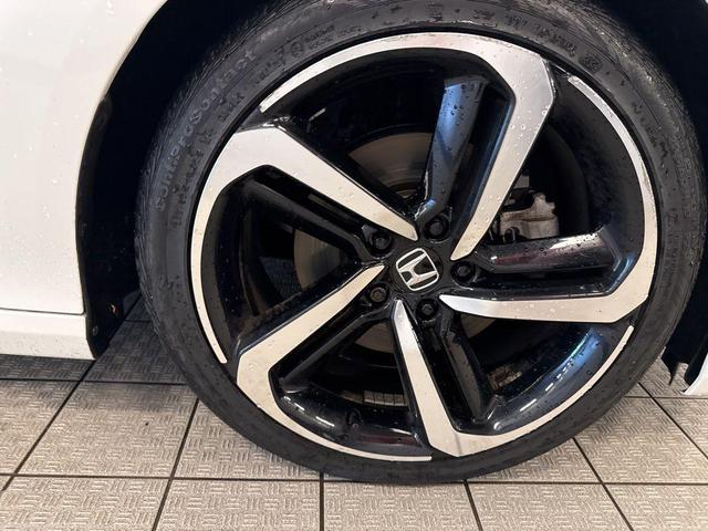 Photo of 2019 Platinum White Pearl Honda Accord