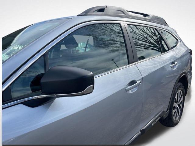 Photo of 2022 Ice Silver Metallic Subaru Outback