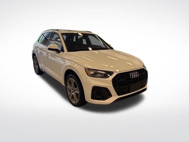 Photo of 2025 Glacier White Metallic Audi Q5