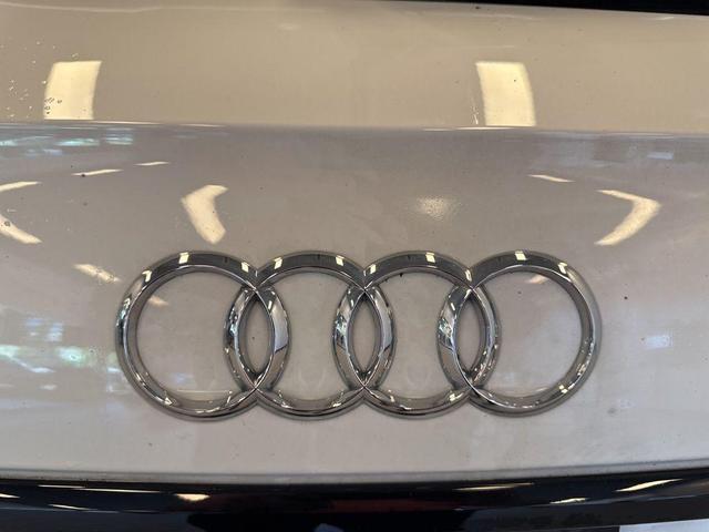 Photo of 2025 Glacier White Metallic Audi Q5