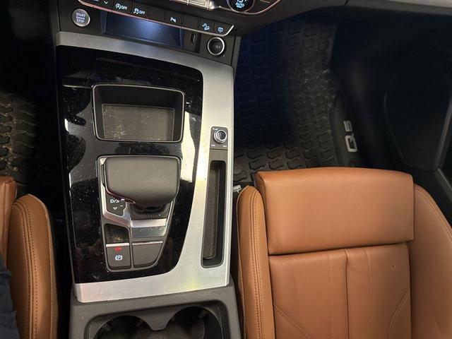 Photo of 2025 Glacier White Metallic Audi Q5