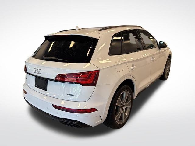 Photo of 2025 Glacier White Metallic Audi Q5