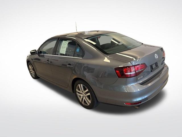 Photo of 2017 Platinum Gray Metallic Volkswagen Jetta