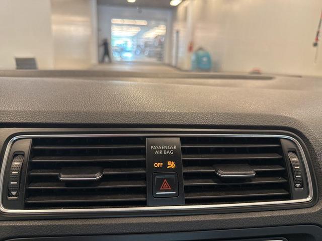 Photo of 2017 Platinum Gray Metallic Volkswagen Jetta