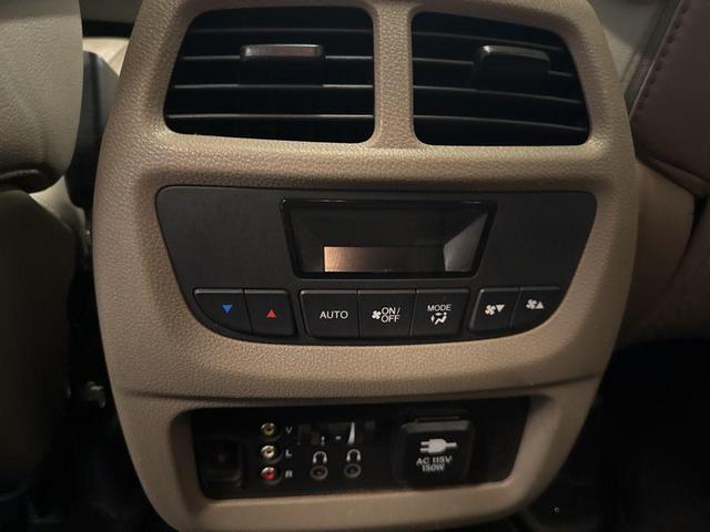 Photo of 2016 White Diamond Pearl Honda Pilot