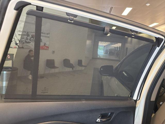 Photo of 2016 White Diamond Pearl Honda Pilot