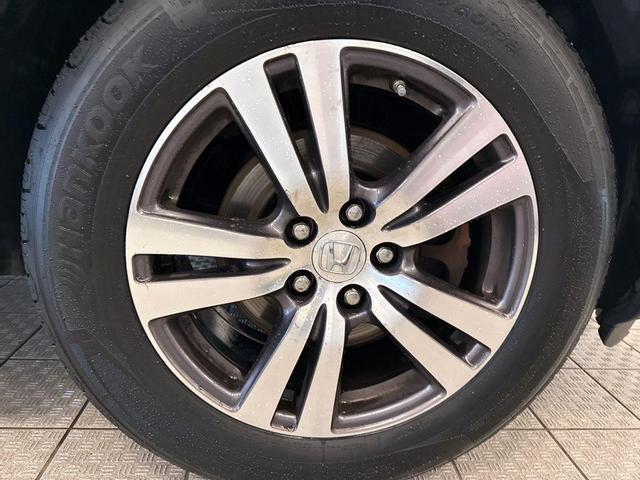 Photo of 2016 White Diamond Pearl Honda Pilot
