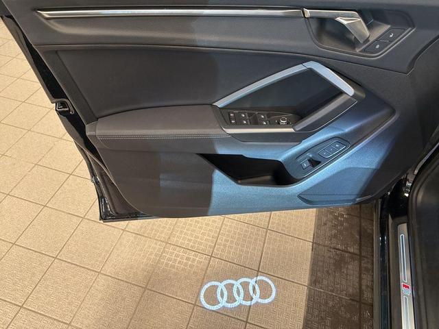 Photo of 2025 Mythos Black Metallic Audi Q3