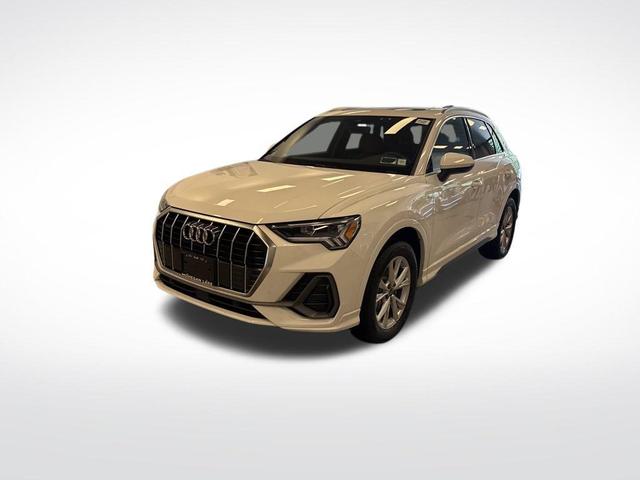Photo of 2025 Arkona White Audi Q3